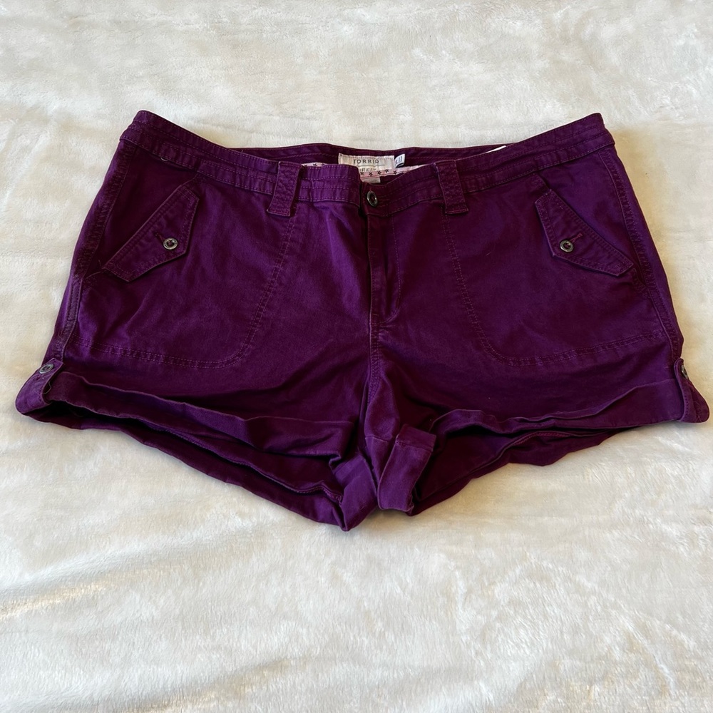 TORRID Military Stretch Twill Mid-Rise Short